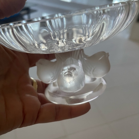 Lalique Crystal Pedestal Bowl with Bird Design 5 1/2” across x 3 3/8” T - Picture 2 of 16